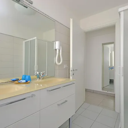 Apartment Mare-4 By Interhome Lignano Sabbiadoro